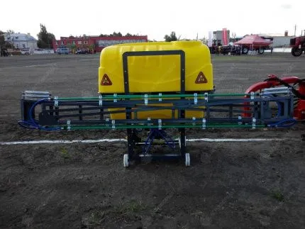 Опрыскиватель навесной CLASS 1000 (BADILLI)